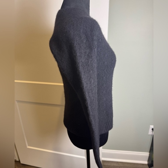 Lilly Pulitzer Black cashmere cable knit soft Sweater palm tree embroidery - Picture 3 of 7